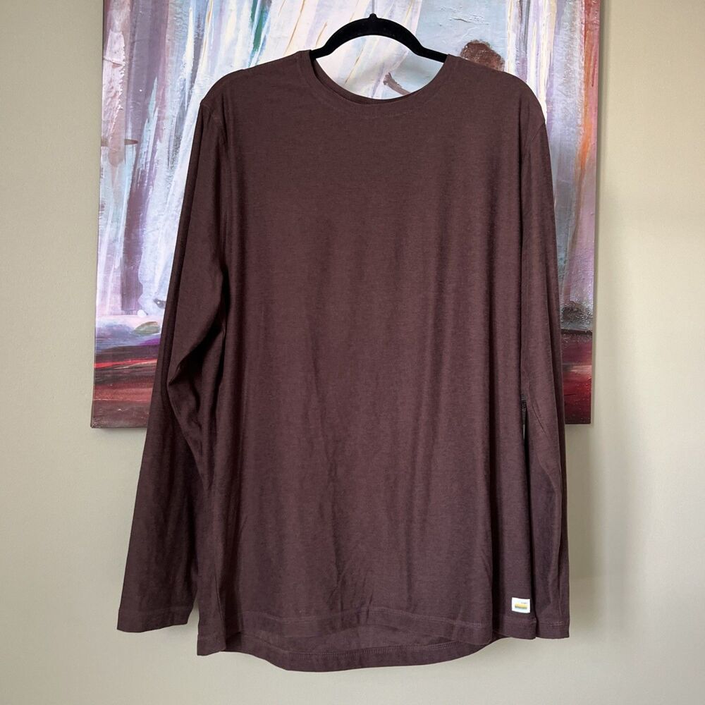 Vuori Long Sleeve Performance Crew Raisin Brown Sz XL EUC